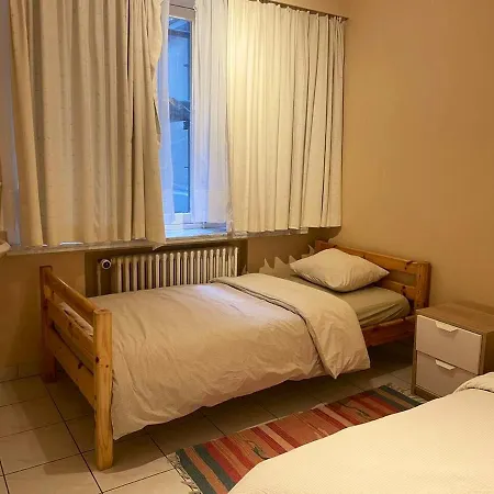2 Bedrooms At Heist 200 M Away From The Beach With Balcony And Wifi Apartment *